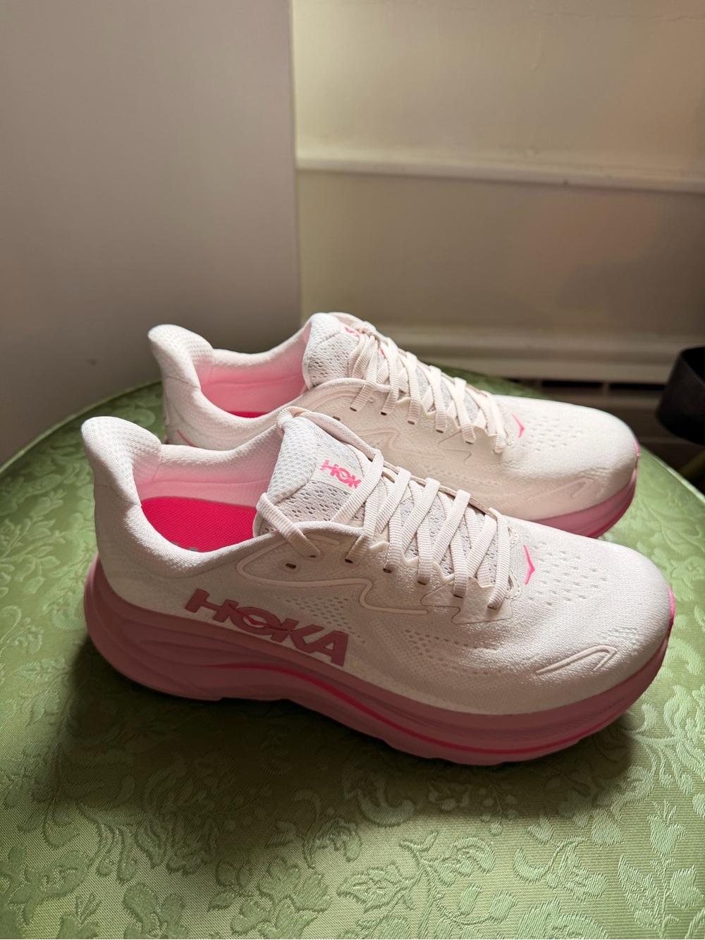 HOKA Women's Clifton 10 Women’s Running Shoes Rose Cream Dried Rose NWT Size 8W